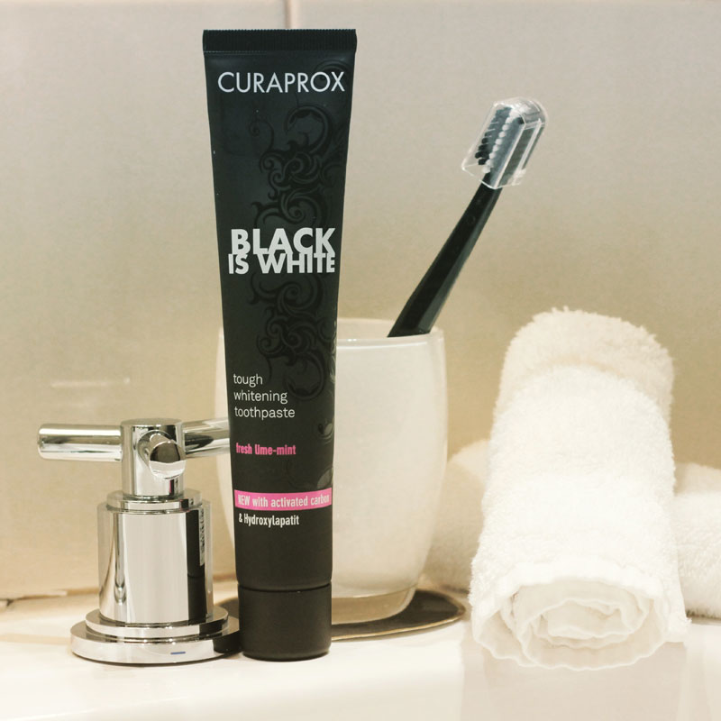 Curaprox-Black-is-white
